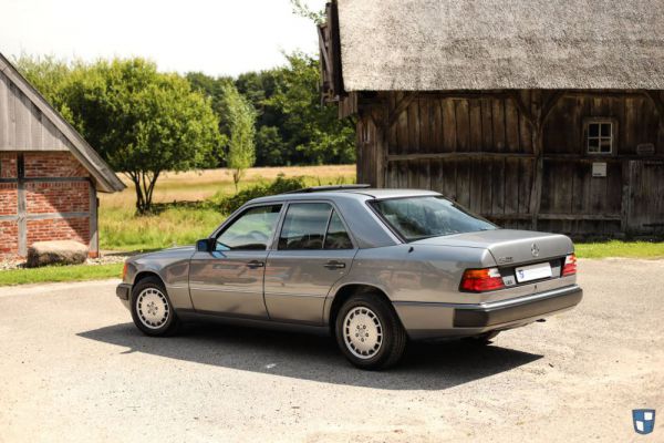 Mercedes-Benz 320 E 1993 79362