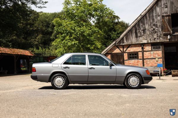 Mercedes-Benz 320 E 1993 79363