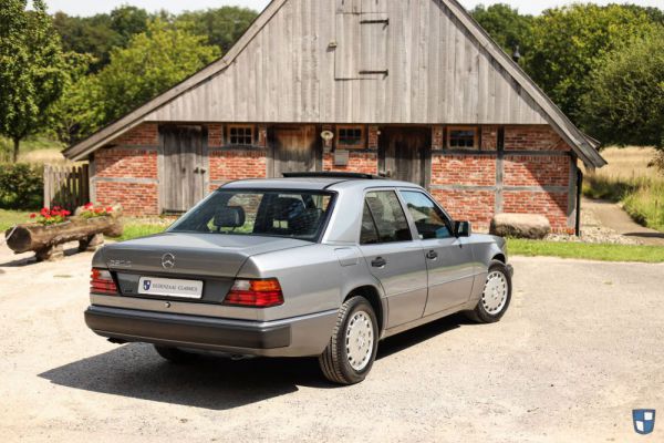 Mercedes-Benz 320 E 1993 79364