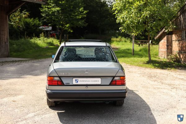 Mercedes-Benz 320 E 1993 79365