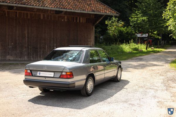 Mercedes-Benz 320 E 1993 79366