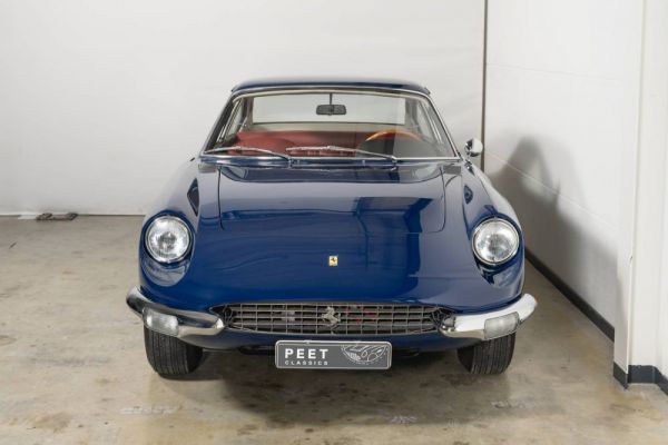 Ferrari 365 GT 2+2 1968 39438