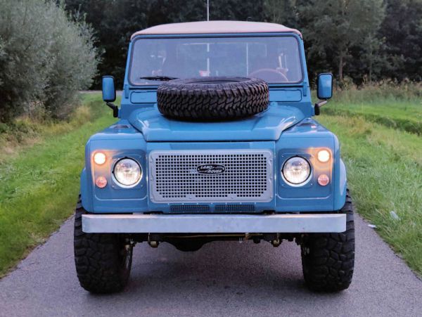 Land Rover Defender 110 1994 42222