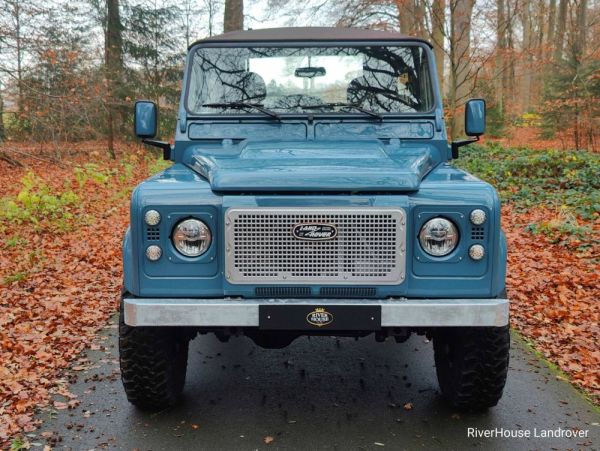 Land Rover Defender 90 1997 108963