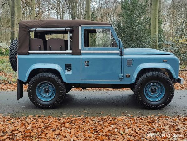 Land Rover Defender 90 1997 108966