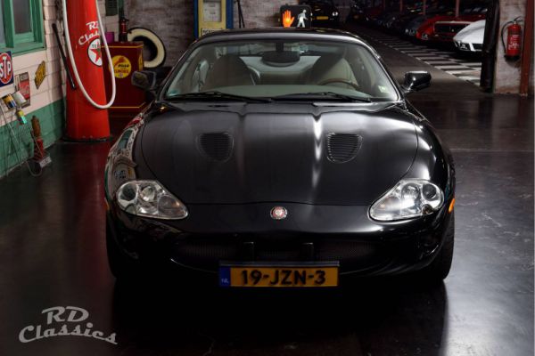 Jaguar XKR 2000 41239