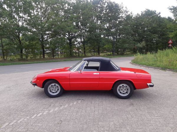 Alfa Romeo Spider Veloce 2000 1976