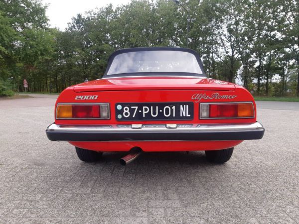 Alfa Romeo Spider Veloce 2000 1976 49111