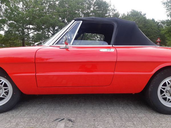 Alfa Romeo Spider Veloce 2000 1976 49113