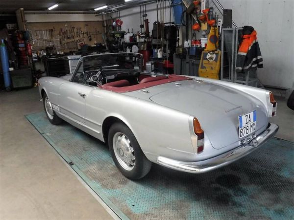 Alfa Romeo 2000 Spider 1961 51744