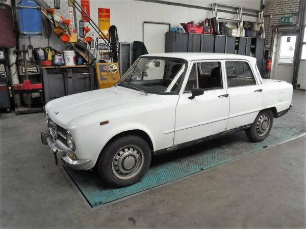 Alfa Romeo Giulia 1300 Super 1971 51780