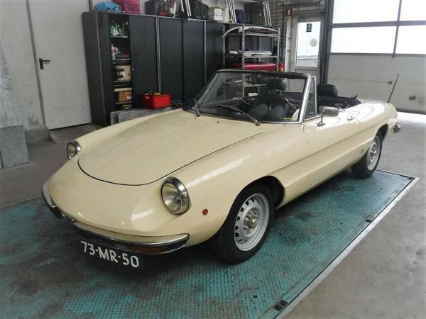 Alfa Romeo Spider Veloce 2000 1976