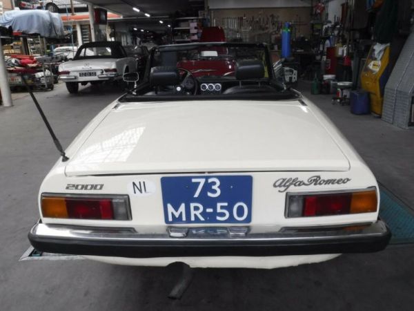 Alfa Romeo Spider Veloce 2000 1976 52003