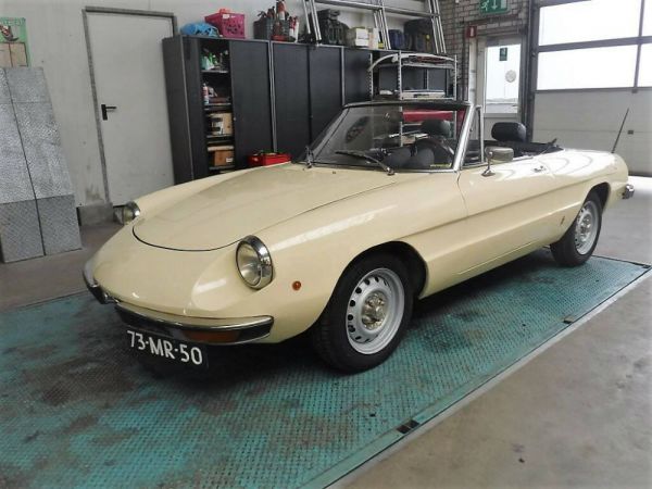 Alfa Romeo Spider Veloce 2000 1976 52013