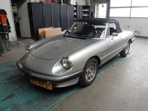 Alfa Romeo Spider Veloce 2000 1983