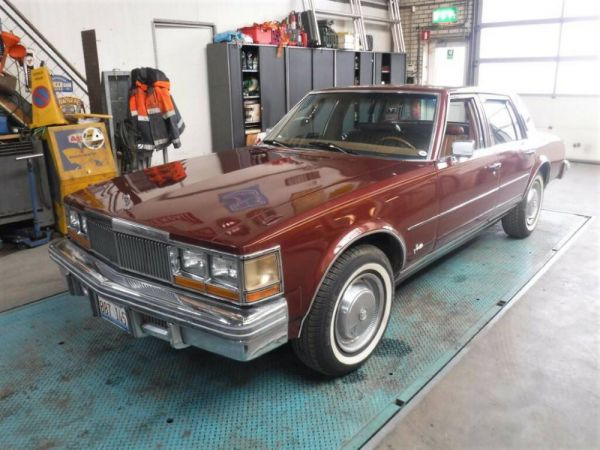 Cadillac Seville Sedan 6.0L 1979 52421