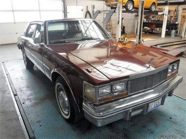 Cadillac Seville Sedan 6.0L 1979 52425