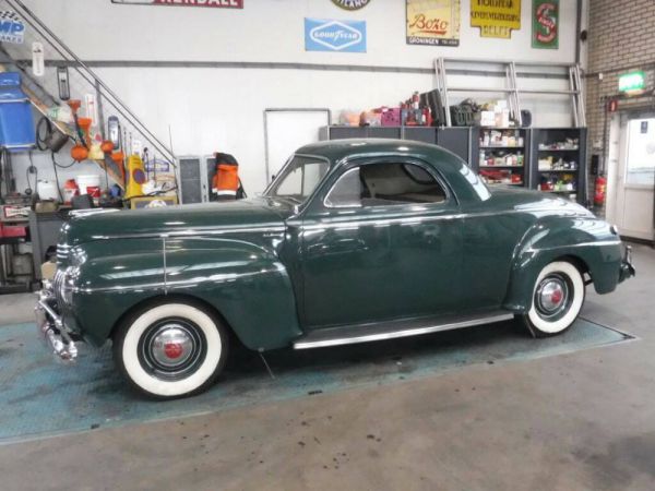 ANDERE DeSoto - De Luxe Club Coupe 1941 52769