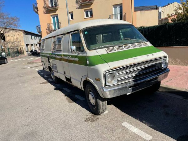 Dodge B 200 Sportsman 1976