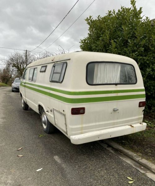 Dodge B 200 Sportsman 1976 52778