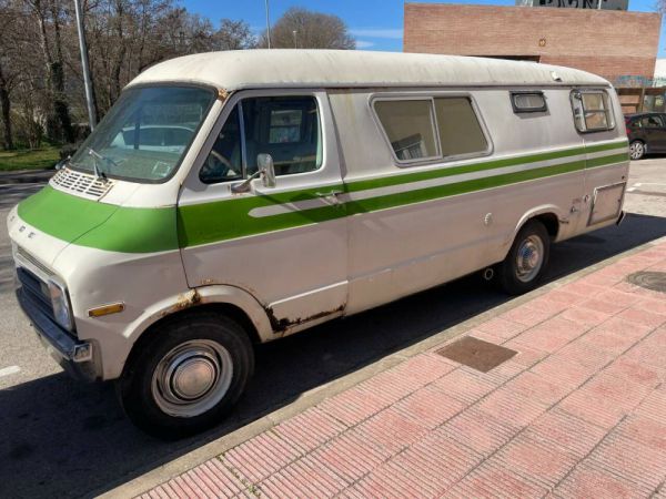 Dodge B 200 Sportsman 1976 52779