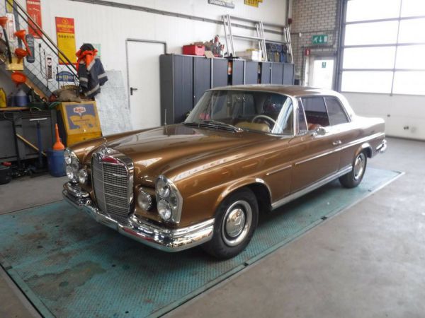 Mercedes-Benz 250 SE 1966 53741