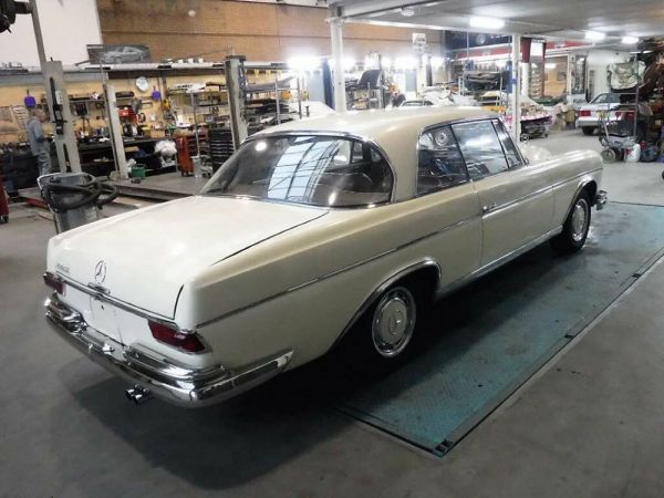 Mercedes-Benz 300 SE 1967 53773