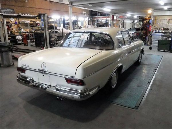 Mercedes-Benz 300 SE 1967 53775