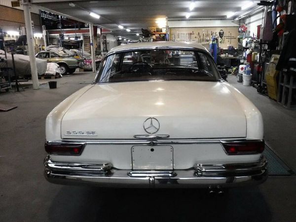 Mercedes-Benz 300 SE 1967 53776