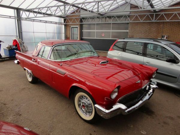 Ford Thunderbird 1957 104258