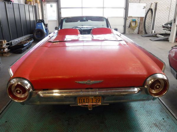 Ford Thunderbird 1962 104295