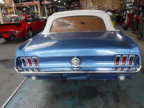 Ford Mustang 200 1967 104321