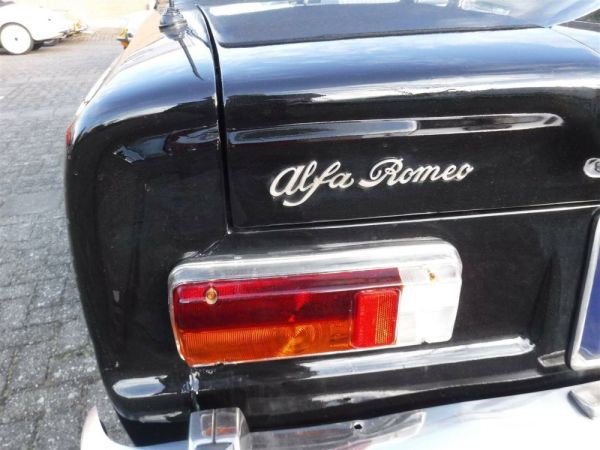 Alfa Romeo Giulia 1300 Super 1972 105865