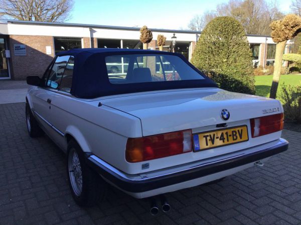 BMW 320i 1988