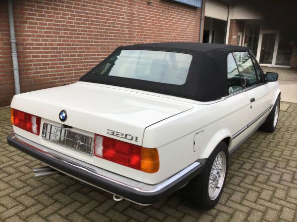 BMW 320i 1992 73252