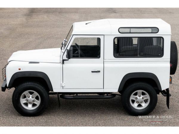 Land Rover Defender 90 1997 2776