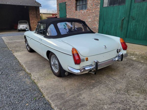 MG MGB 1973 255