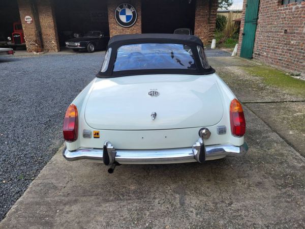 MG MGB 1973 257