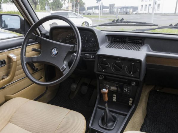 BMW 520/6 1981 550