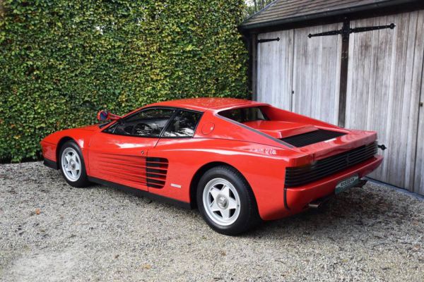 Ferrari Testarossa 1986 700