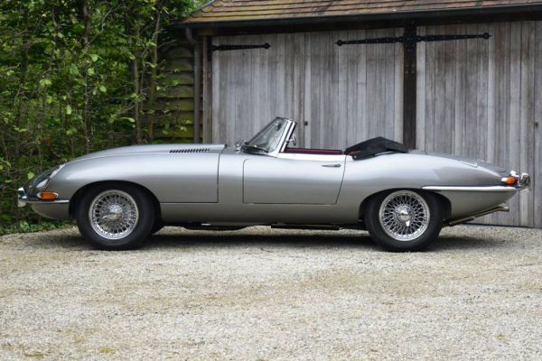 Jaguar E-Type 4.2 1965 701