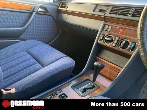 Mercedes-Benz 260 E Lunga 1990 22489