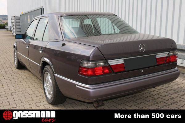 Mercedes-Benz 300 d 1990 22535