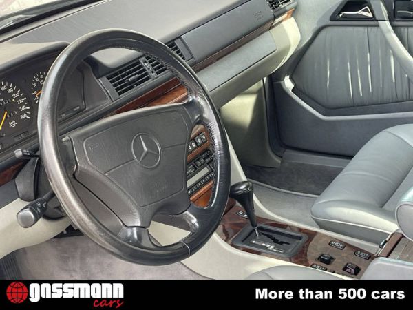 Mercedes-Benz E 320 1993 23082