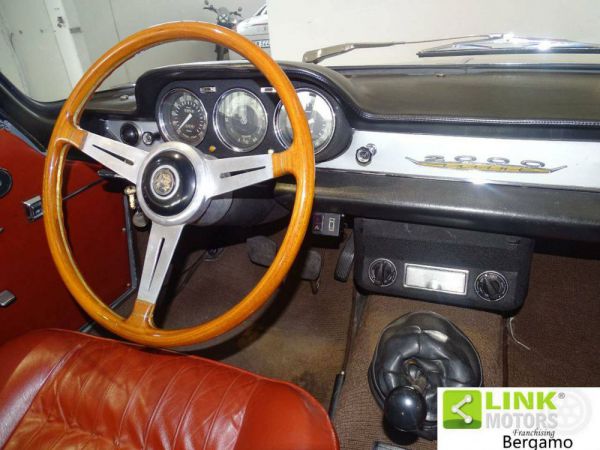 Alfa Romeo 2000 Sprint 1961 31989