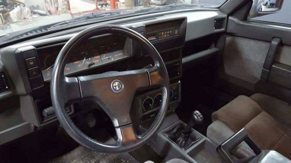 Alfa Romeo 75 3.0 V6 1991 32019