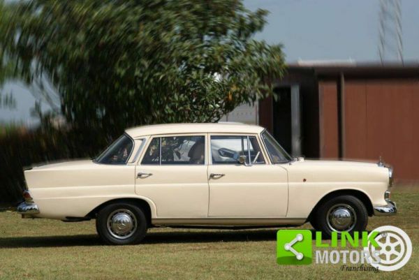 Daimler 2.5 Litre V8 1967 32478