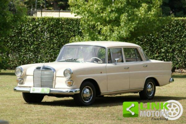 Daimler 2.5 Litre V8 1967 32479