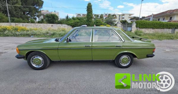 Mercedes-Benz 240 D 1982 33069