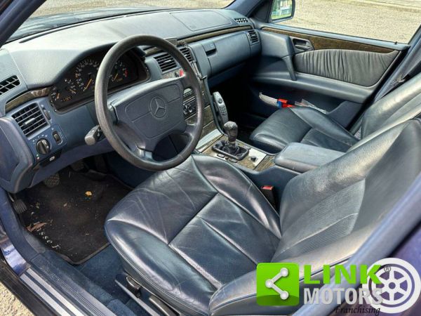 Mercedes-Benz E 200 1996 33123